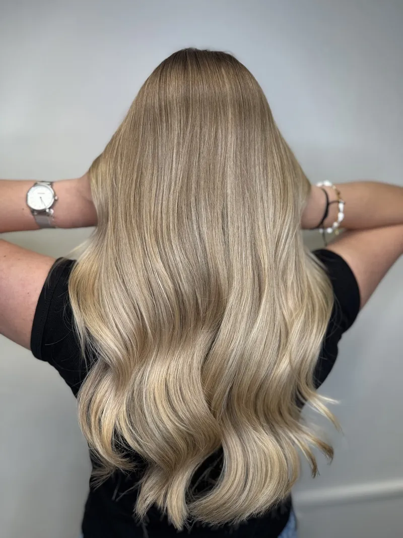 Svatební a společenský účes